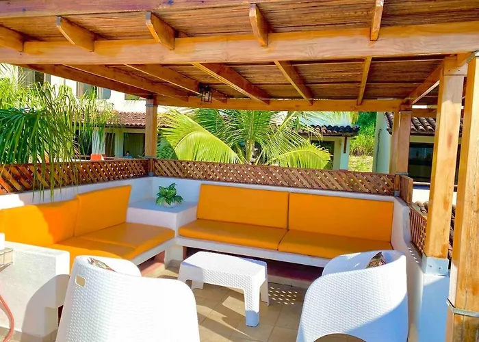 Сasa de vacaciones Modern With A Rooftop Patio *