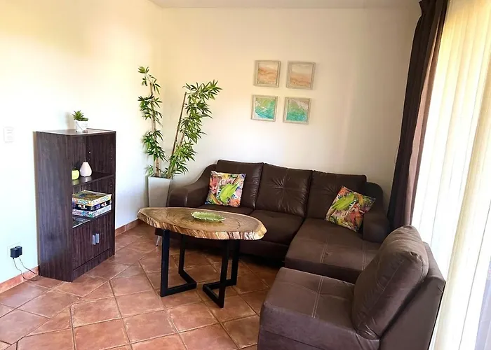 Сasa de vacaciones Modern With A Rooftop Patio *