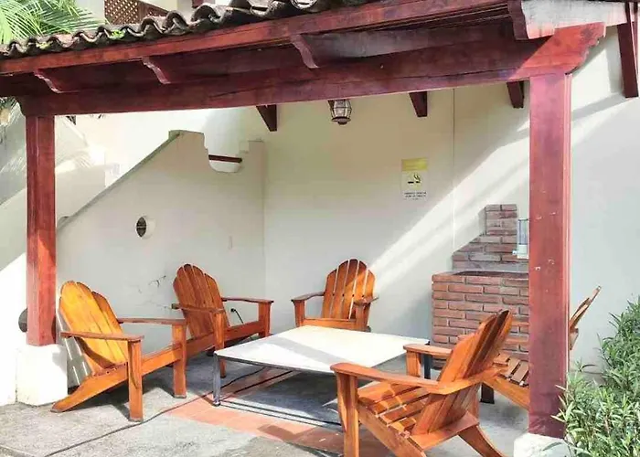 Casa vacanze Modern With A Rooftop Patio